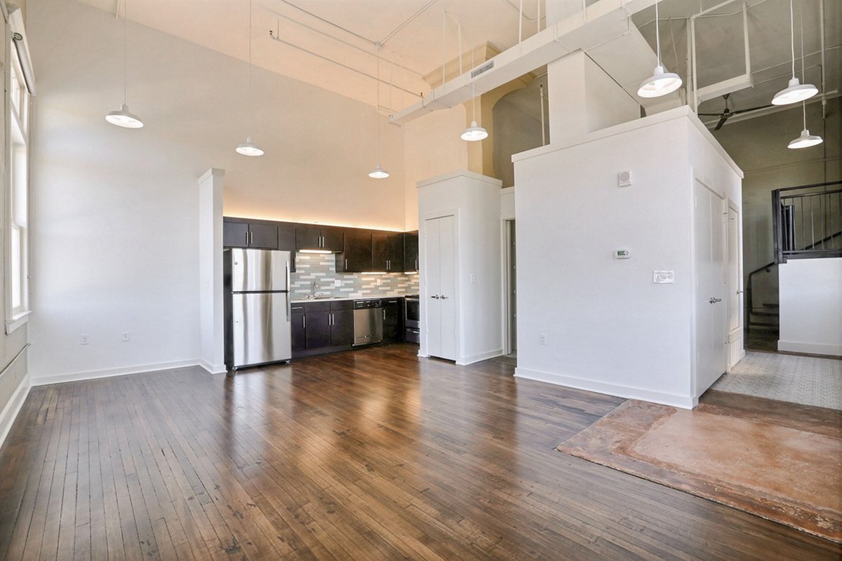 DeepEllumLiving's tweet photo. Searching for a spacious sanctuary to call your own? 🏠 Look no further than 3333 Elm Lofts, where modern style meets urban comfort! Come experience the essence of Deep Ellum living! Visit our website today at https://t.co/Q9DtA0MW0a to learn more about 3333 Elm Lofts.✨ https://t.co/9tkj7jeOQm