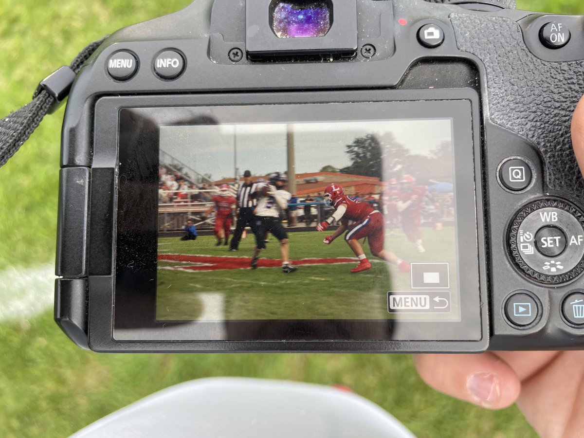 ByHunterTickel's tweet photo. This is right before Corey Andrews absolutely levels a Sullivan player for an early 4th-down stop: https://t.co/mTKiy4WvKO