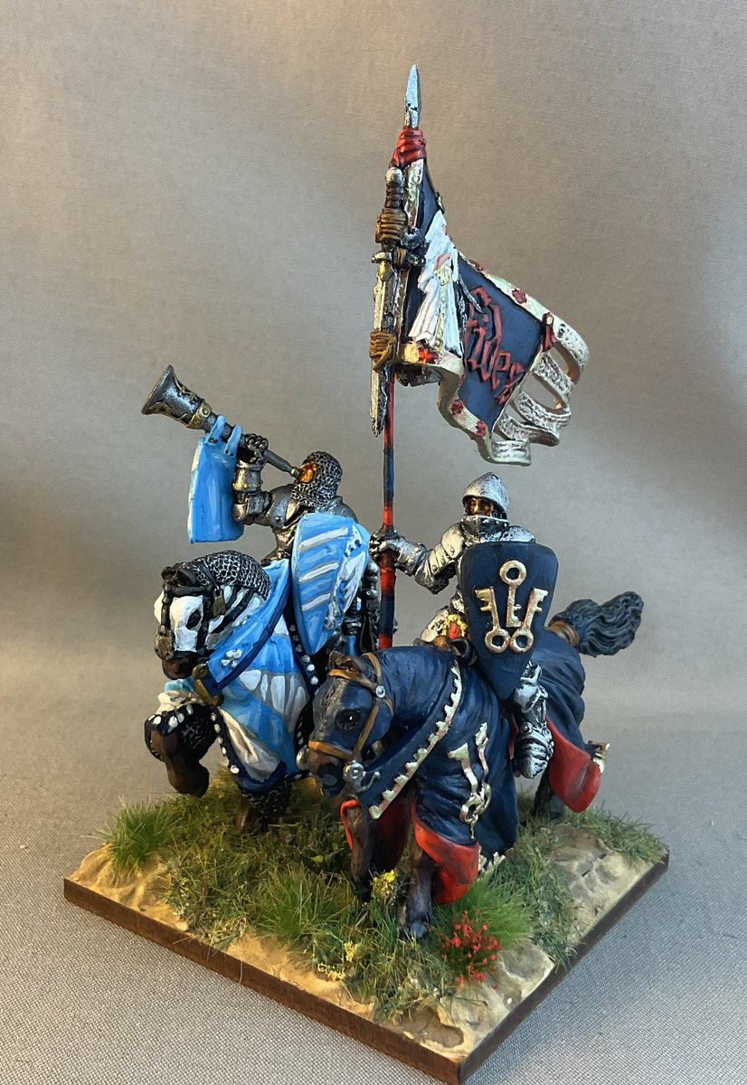 Oldwargamer's tweet photo. A couple more #GamezoneMiniatures #Knights. The #Herald and the Standard Bearer.
#wargaming #28mm #Wargames #Medieval #oldworld #Bretonnians https://t.co/JUwLJB69vx