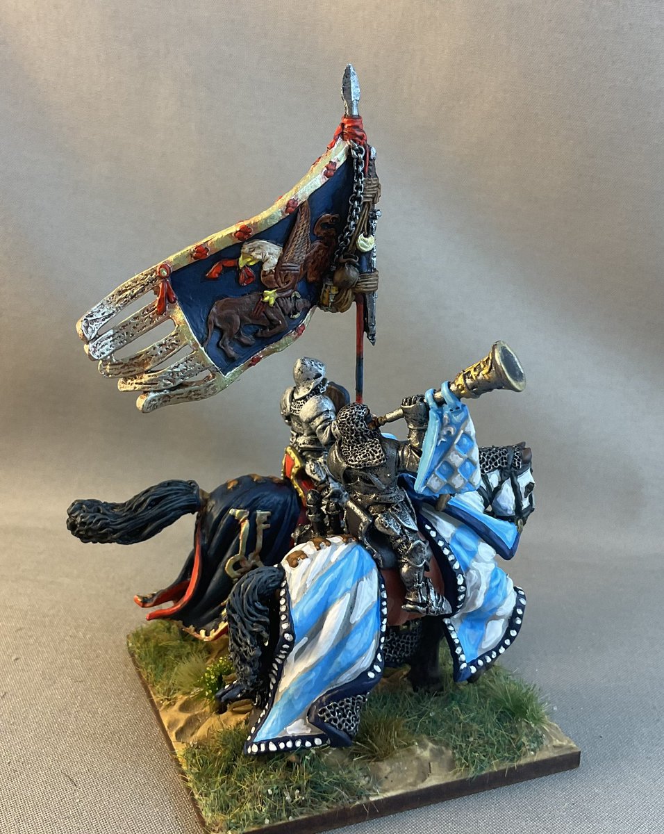 Oldwargamer's tweet photo. A couple more #GamezoneMiniatures #Knights. The #Herald and the Standard Bearer.
#wargaming #28mm #Wargames #Medieval #oldworld #Bretonnians https://t.co/JUwLJB69vx