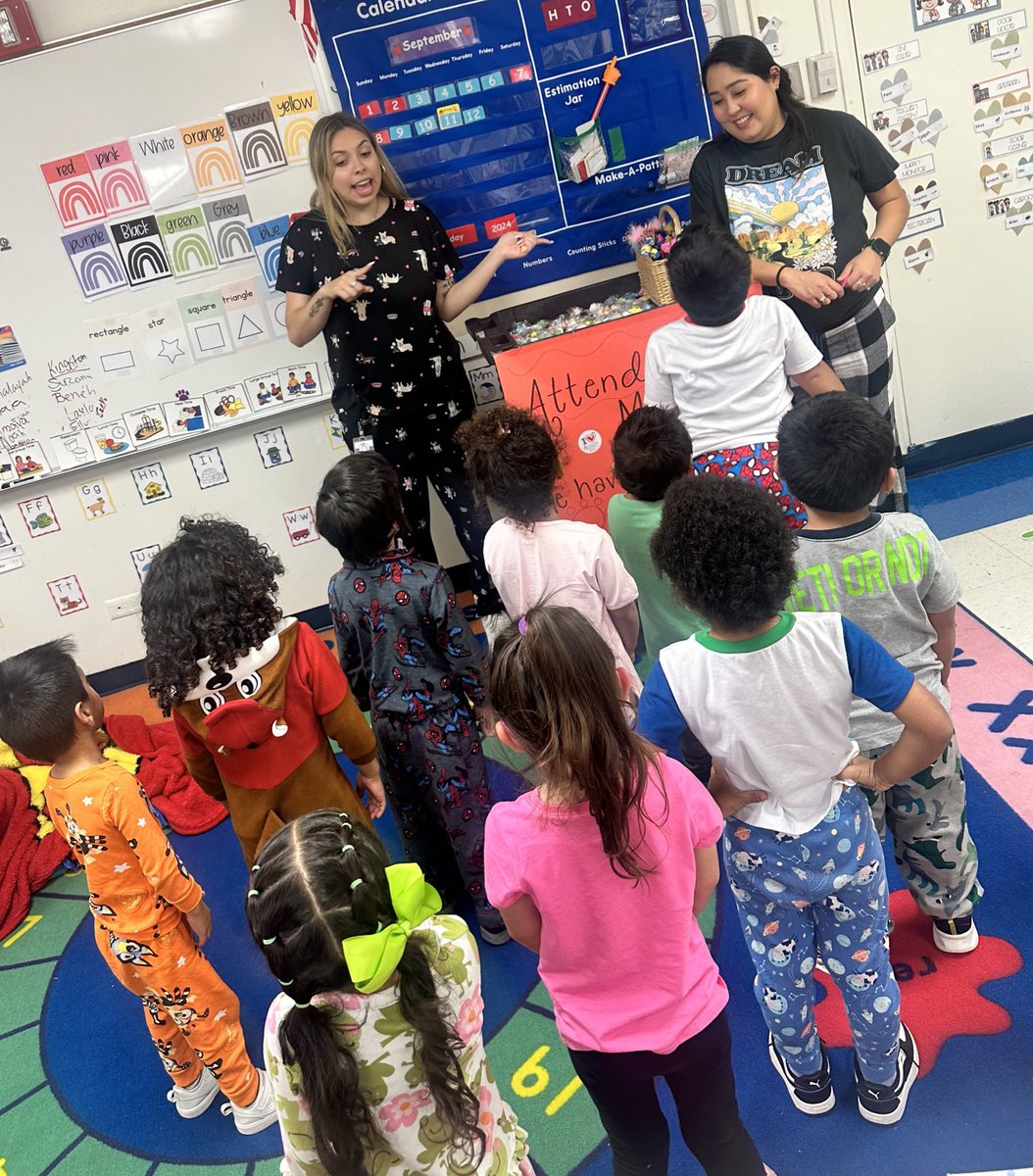 Isabel_Anaya1's tweet photo. Prize patrol was out recognizing classes with perfect attendance 🎖️Thank you CIS for all you do! #AttendanceMatters @NISDCable @Dpin1967 https://t.co/USW6U7FHBe