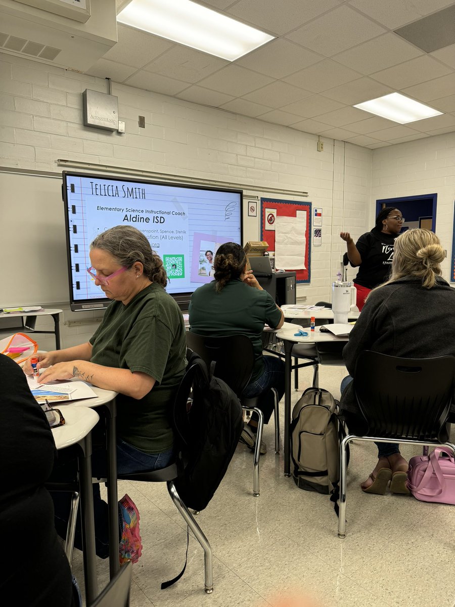 MrsHamlett501's tweet image. Today’s science DSD was awesome! I walked away feeling confident with very useful and engaging information! @GoodmanES_AISD @STARS_902 @LLe_Sci @dmsaenz526 @BracyNancy @tyvettesmith