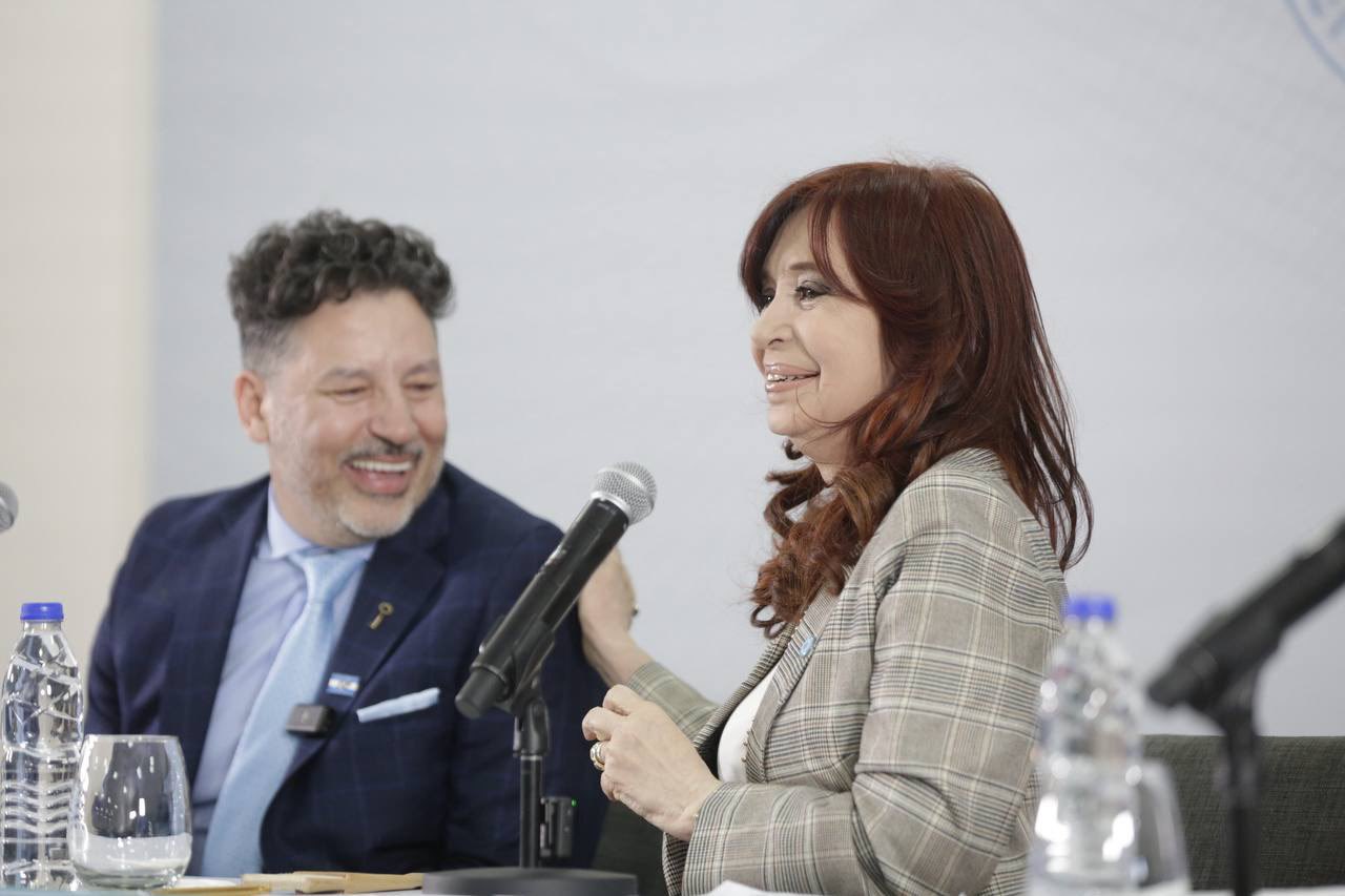 ¿CFK le prepara sillas en la conducción del PJ a las CGT?