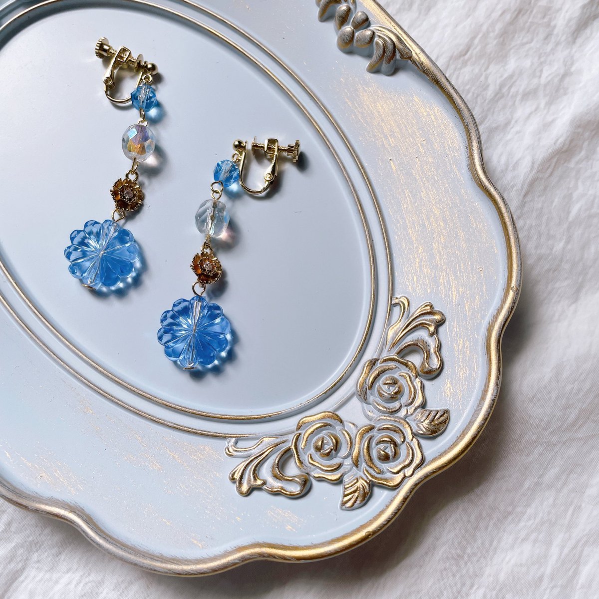 おはようございます☀

新作です♪ブルーフラワーが美しい✨

#ハンドメイドアクセサリー #ビーズアクセサリー #ハンドメイド好きな人と繋がりたい