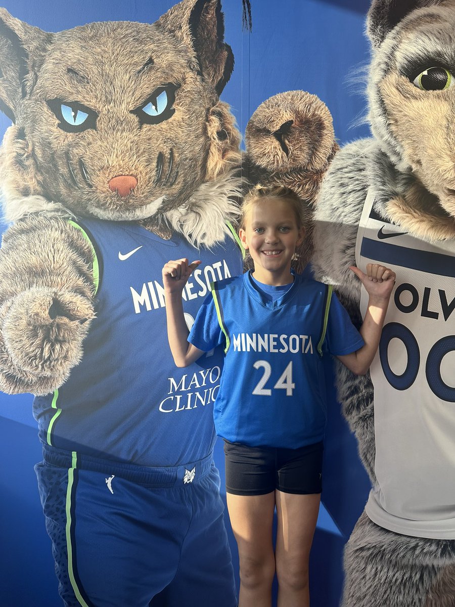 Ready or not! #Lynxpix #biggestfan