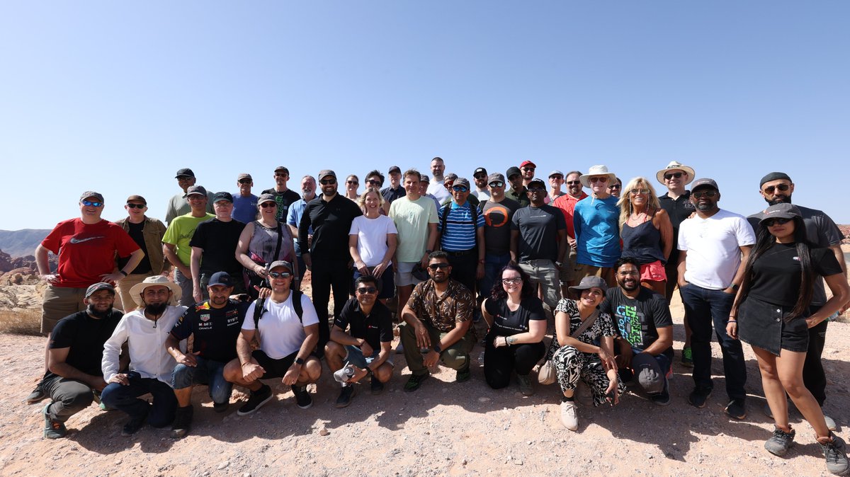 oracleace's tweet image. Scenic #ACEAdventure to Valley of Fire🔥 with a fun day of hiking, 4,000 year old petroglyphs, big horn sheep and friends.