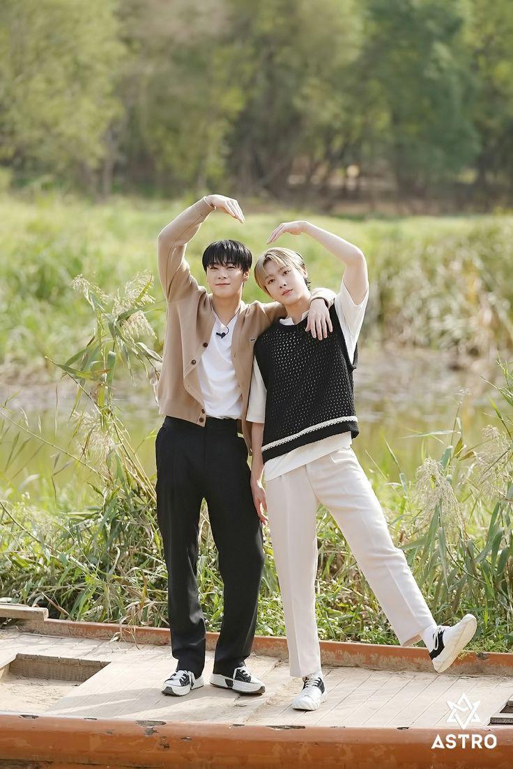 sweetredbin's tweet photo. dearest ddankong,
happy 4th anniversary!
miss you so very much..
#딴콩_데뷔4주년_축하해 
#MOONBIN_SANHA https://t.co/lr7PX6BdJX