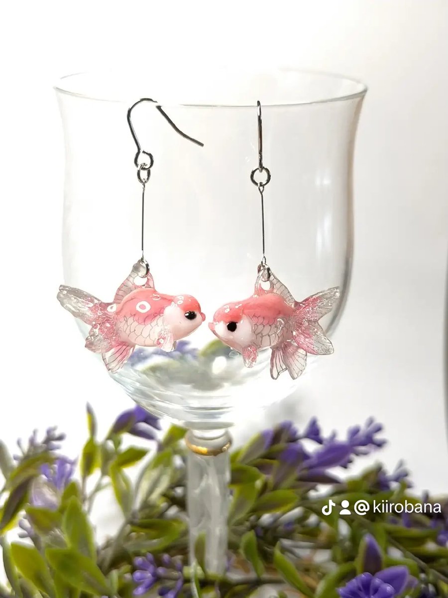 kiirobana168906's tweet photo. ピンクの金魚ピアス
pinkcolorで街を彩ろう!
今日も良い一日を
#minne
#ハンドメイドアクセサリー
#cutefish
https://t.co/gDasQPp9FR https://t.co/P8esL1oC2v