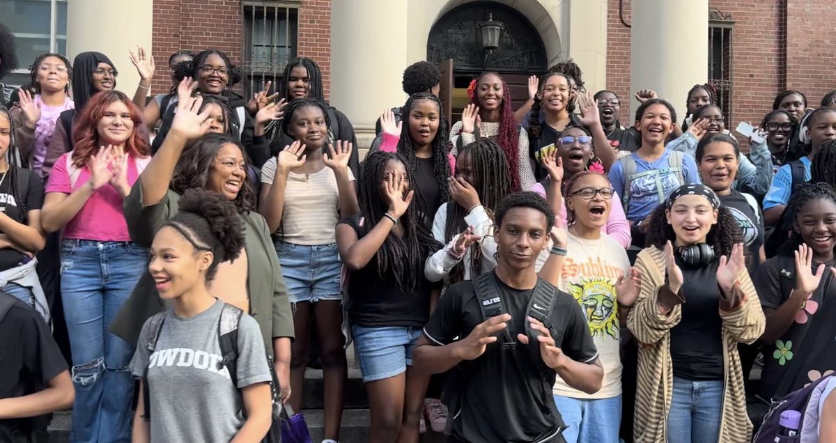 ElectCartwright's tweet image. Enjoyed speaking with and answering questions from scholars at The Boston Latin School this afternoon.  Our future is bright and promising! #mapoli #bospoli