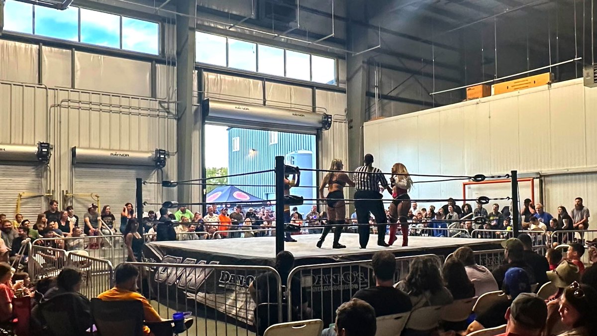 ovwrestling's tweet photo. Hanging out with a few hundred friends in #GeorgetownKY tonight!

@CBBGeorgetownKY https://t.co/J0QLHFzgLq