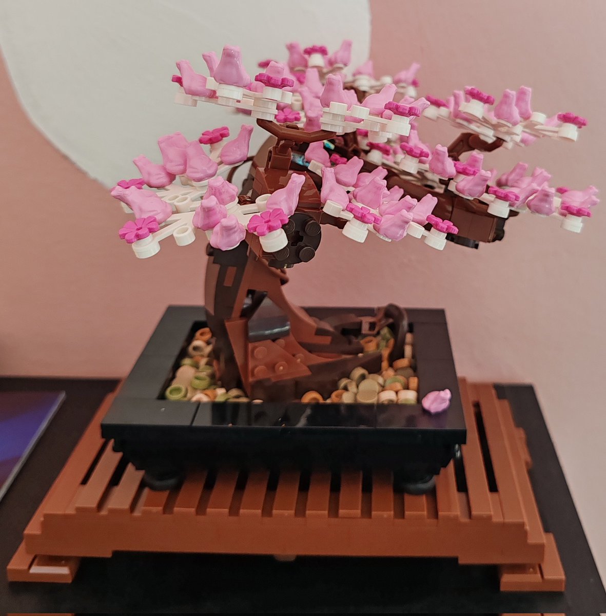 I thought I'd posted it finished but my frog army is posed and ready 
#frog #legobonsai #lego #bonsai #froginvasion