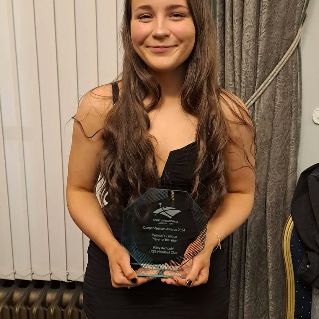 Miss Riley is the Scottish Handball Womans Player Of The Year 🤾‍♀️🤾‍♀️ Ww are soo proud of all her and wrap dedication tte sport 🤾‍♀️
<a href="/CalderglenPE/">Calderglen PE Dept</a> <a href="/CglenHighSchool/">Calderglen High 🏳️‍🌈</a>
 @scothandbal
<a href="/EK82Handball/">East Kilbride 82 HC</a>