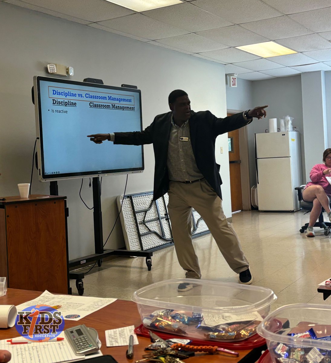 K1Education's tweet image. It's going to be a great year in Sumter County, AL! 💥 #KidsFirst coach Aaron Hightower facilitates a professional learning session on Classroom Management for teachers and administrators in Sumter County. #KidsFirstAlways
 #ManagementMatters #Routines #Procedures #HappyToBeHere