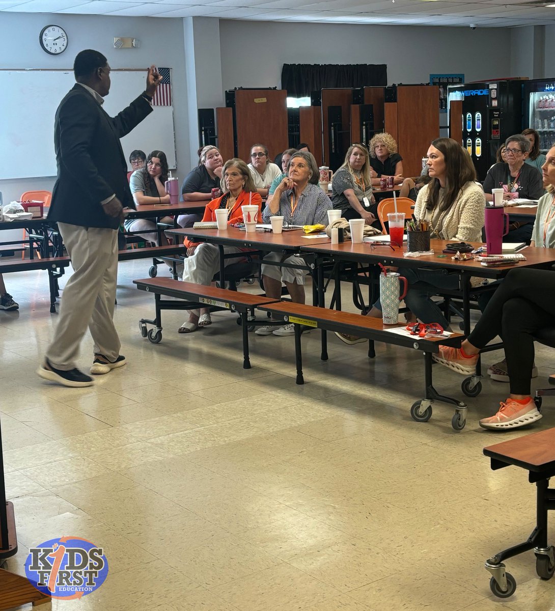 K1Education's tweet image. It's going to be a great year in Sumter County, AL! 💥 #KidsFirst coach Aaron Hightower facilitates a professional learning session on Classroom Management for teachers and administrators in Sumter County. #KidsFirstAlways
 #ManagementMatters #Routines #Procedures #HappyToBeHere