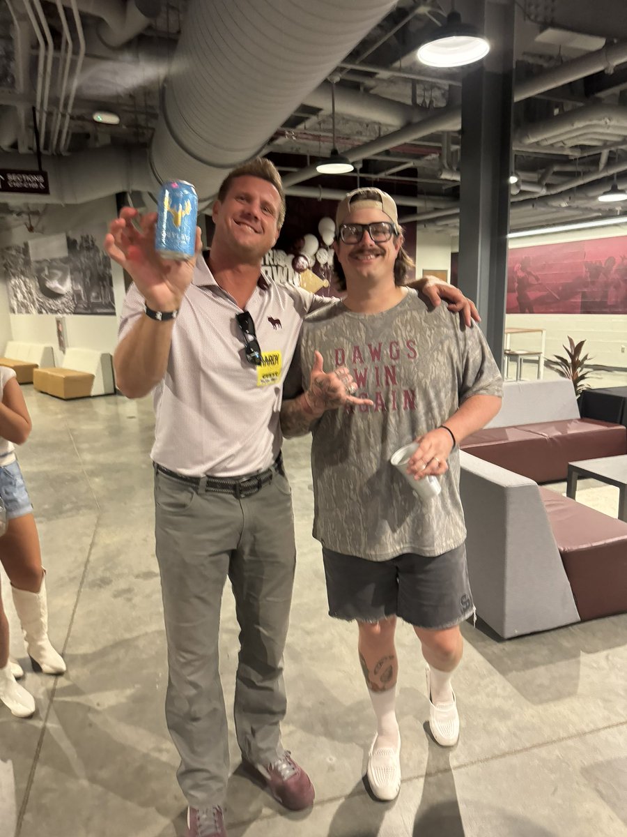 TheRealJPap58's tweet photo. Celebrating @HardyMusic and his birthday drinking Outlaw beer at  Dudy Noble Field and feels like a perfect match!    #DawgsWinAgain https://t.co/jBT0j7gE15