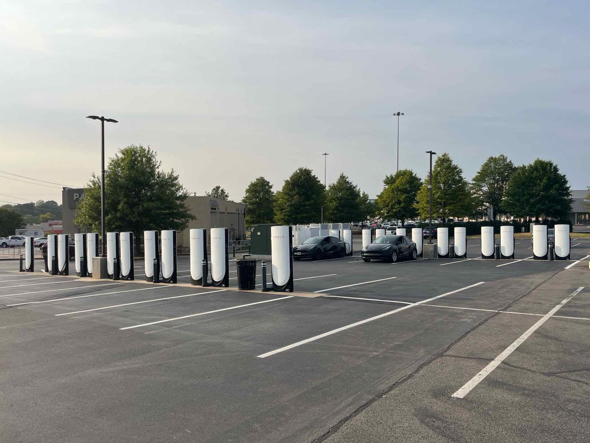New Tesla Supercharger: Nashville, TN - Thompson Lane (24 stalls) 
tesla.com/findus?locatio…