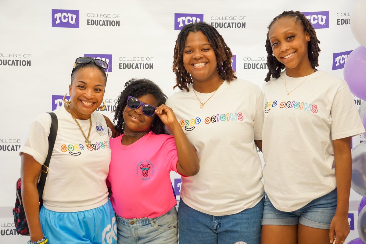 TCU_COE's tweet photo. Best Birthday Bash ever 🎉. Our #HornedFrog family showed up and showed out to celebrate our 100th anniversary this #TCUFamilyWeekend.
Remember to wear black to the @tcufootball game ⚫️.
#GoFrogs #TCU #TCUstudents #TCUfamily #TCUCOE #TCUCOE100 https://t.co/NjC6t2AfeJ