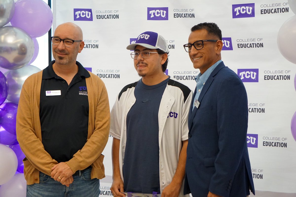 TCU_COE's tweet photo. Best Birthday Bash ever 🎉. Our #HornedFrog family showed up and showed out to celebrate our 100th anniversary this #TCUFamilyWeekend.
Remember to wear black to the @tcufootball game ⚫️.
#GoFrogs #TCU #TCUstudents #TCUfamily #TCUCOE #TCUCOE100 https://t.co/NjC6t2AfeJ