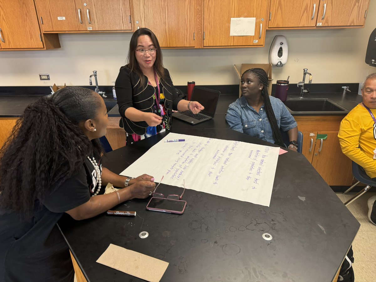 VWill_Biology's tweet photo. 🧬HS Science 🧪District Staff Development 

Teachers Collaboratively Creating KUB’s with ELPS for the 1st &amp; 2nd 9wks
@AISD7_12Science #AldineImpact https://t.co/RTPqldU0fu
