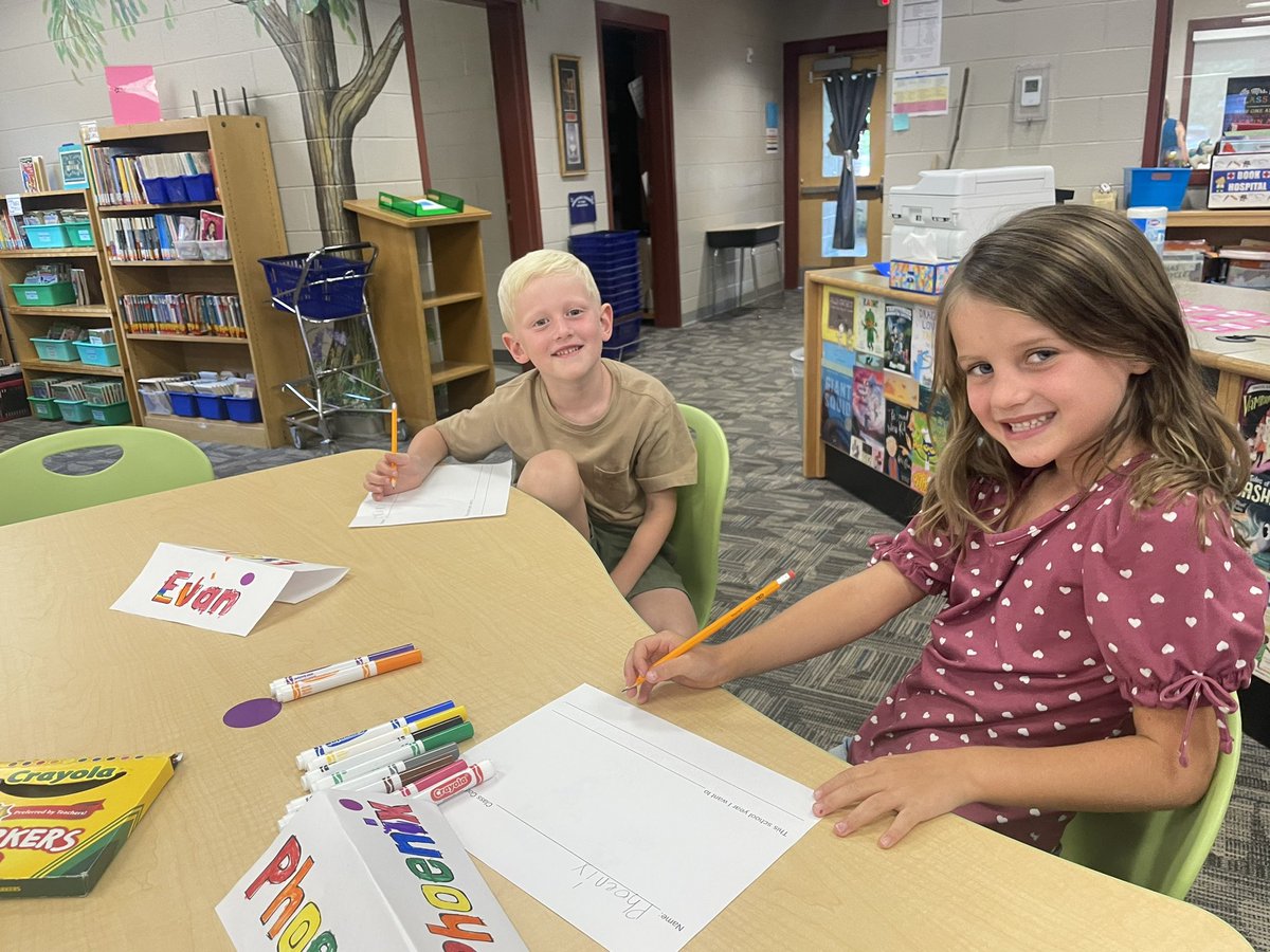 KCS_JeffLibrary's tweet image. After story time students respond to our reading in a variety of ways. Students often become authors and illustrators themselves during this time. @KCS_Jefferson @KCS_Libraries