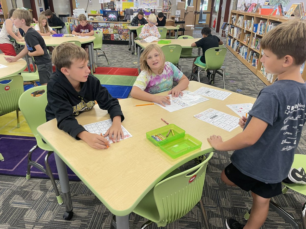 KCS_JeffLibrary's tweet image. Our fiction section is organized by genre. Students in grades 3rd-5th have been learning about each genre in the library and how to find their favorite genres. @KCS_Jefferson @KCS_Libraries