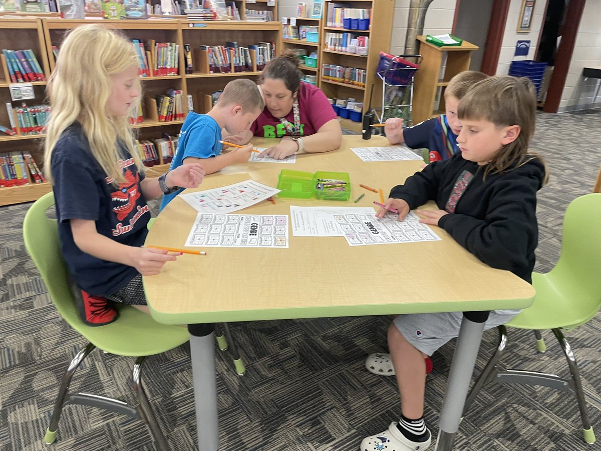 KCS_JeffLibrary's tweet image. Our fiction section is organized by genre. Students in grades 3rd-5th have been learning about each genre in the library and how to find their favorite genres. @KCS_Jefferson @KCS_Libraries