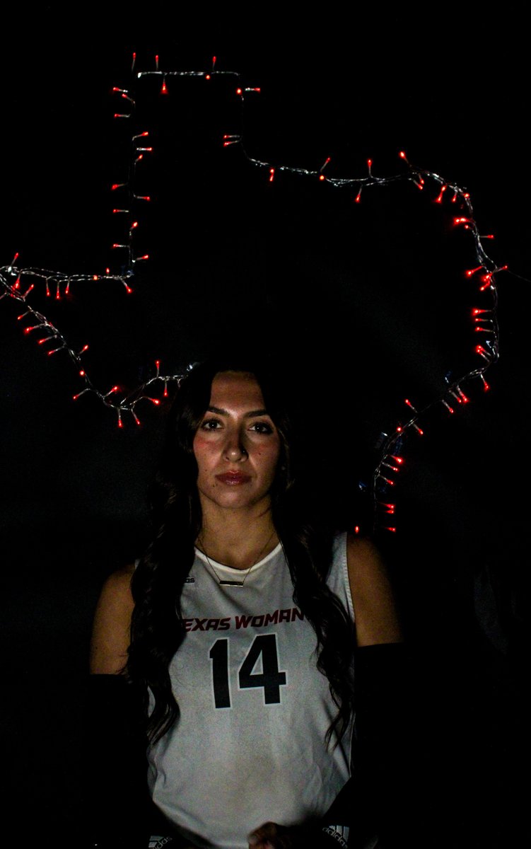 𝘿𝙊𝙐𝘽𝙇𝙀 𝘿𝙊𝙐𝘽𝙇𝙀!  

Grace Reynolds finished the match with 24 assists and 17 digs to record her 4th double double of the season! 

#PioneerProud | #BTB