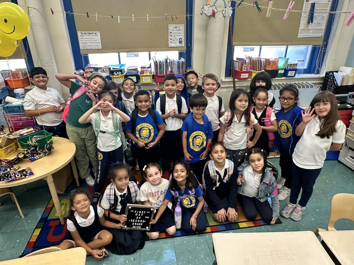 2ndWithMiller66's tweet photo. First day of school was a success! 203 is ready for a great year! 💜 @PS66JKO https://t.co/7HmJ0OBRIU