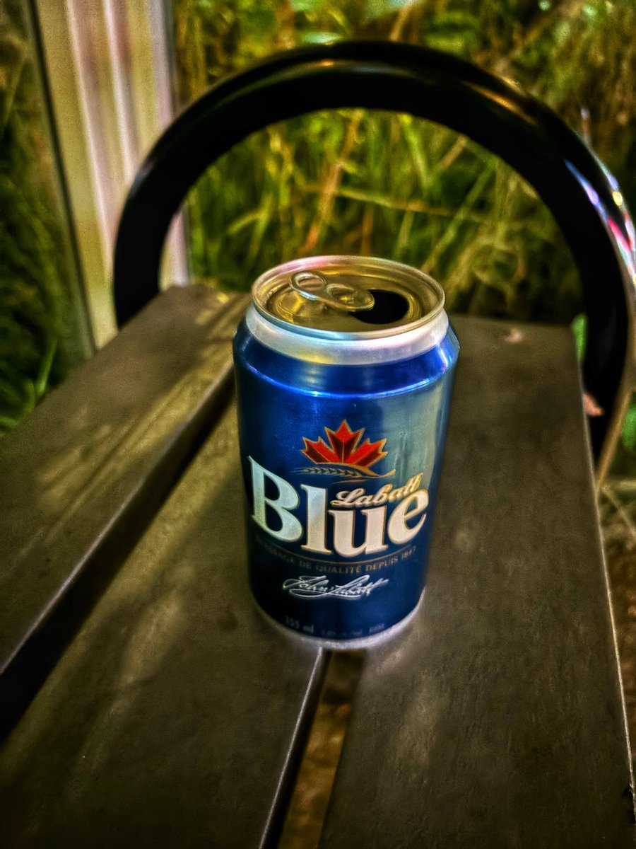 dawn_kimmy_nl's tweet photo. Just when I thought I seen everything thereโs mini cans of Labattโs Blue! I guess someone couldnโt wait to get home so they slammed one waiting at the bus stop! ๐ป๐บ itโs like beer shots ๐บ
#LabattsBlue https://t.co/qo4qdcJwTl