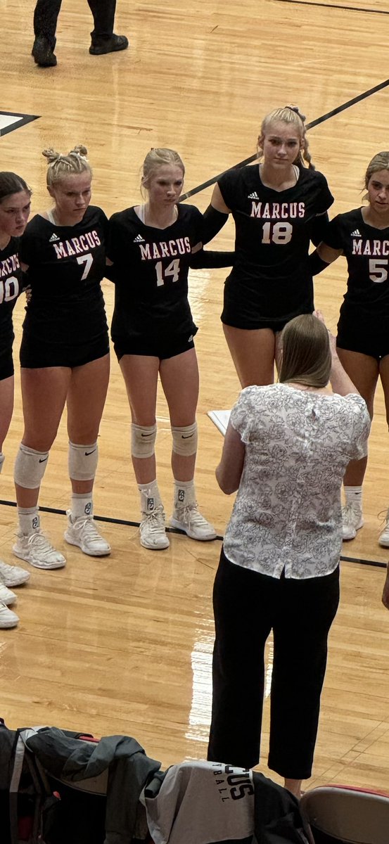55TopDog's tweet photo. Friday Nights are for watching GTD MHS AAAs !! @MarcusHSvb1 @Marcus_HS @BridlewoodES https://t.co/eSLTqCOuP6