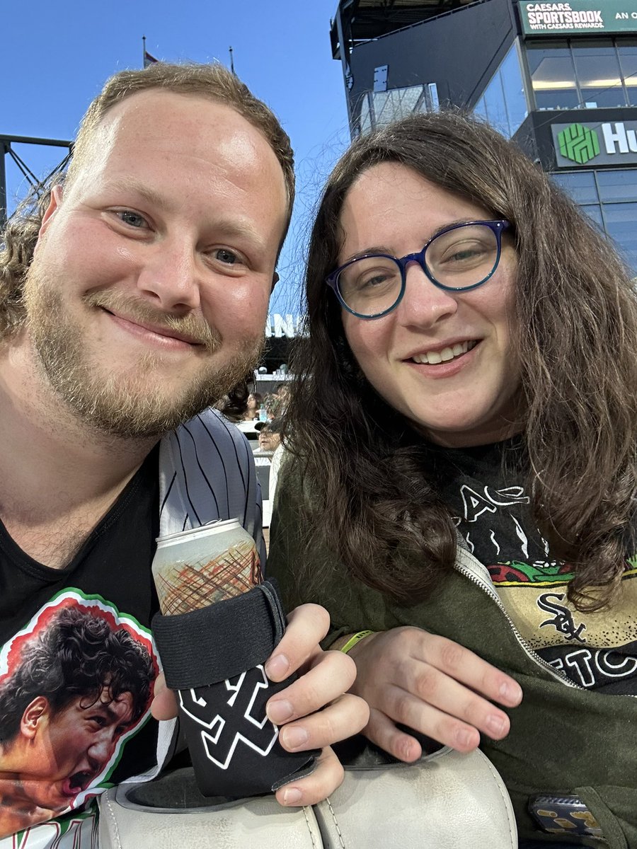 Can’t think of a better way to start off my Frank Thomas year than to be at a Sox game! <a href="/fromthe108/">Section 108</a> killing it, per usual. 🇲🇽🎉