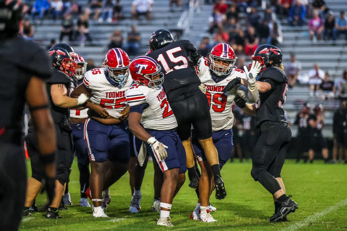 Halftime: Toombs County 30, Charlton County 12.

#GoDOGS #BeADOG #BAD #CommitToTheT 

<a href="/GPBsports/">GPB Sports</a> <a href="/OSGNelson/">#CuteSportsGuy</a> <a href="/AmyZimmerWJCL/">Amy Zimmer</a> <a href="/RecruitGeorgia/">Recruit Georgia</a> <a href="/SoGaFootball/">The Chick-fil-A Football Friday Night Radio Show</a> <a href="/912Sports/">912 Sports</a> <a href="/scoreatlanta/">SCORE Atlanta</a>