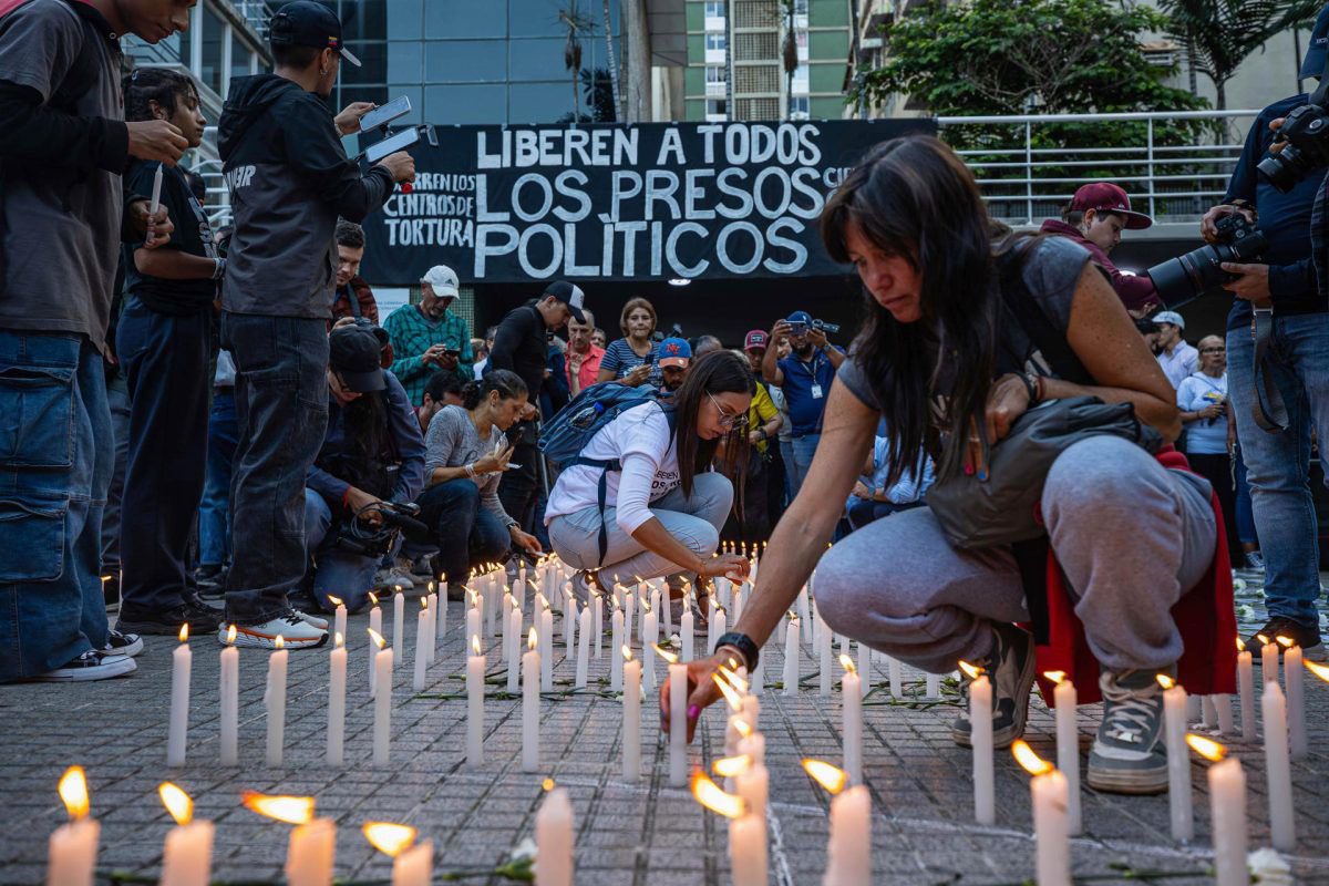 Nos sumamos a la exigencia de que #LiberenALosPresosPolíticos cuyo único delito ha sido participar activamente en la lucha por lograr el cambio político, social y económico que nuestro país anhela.