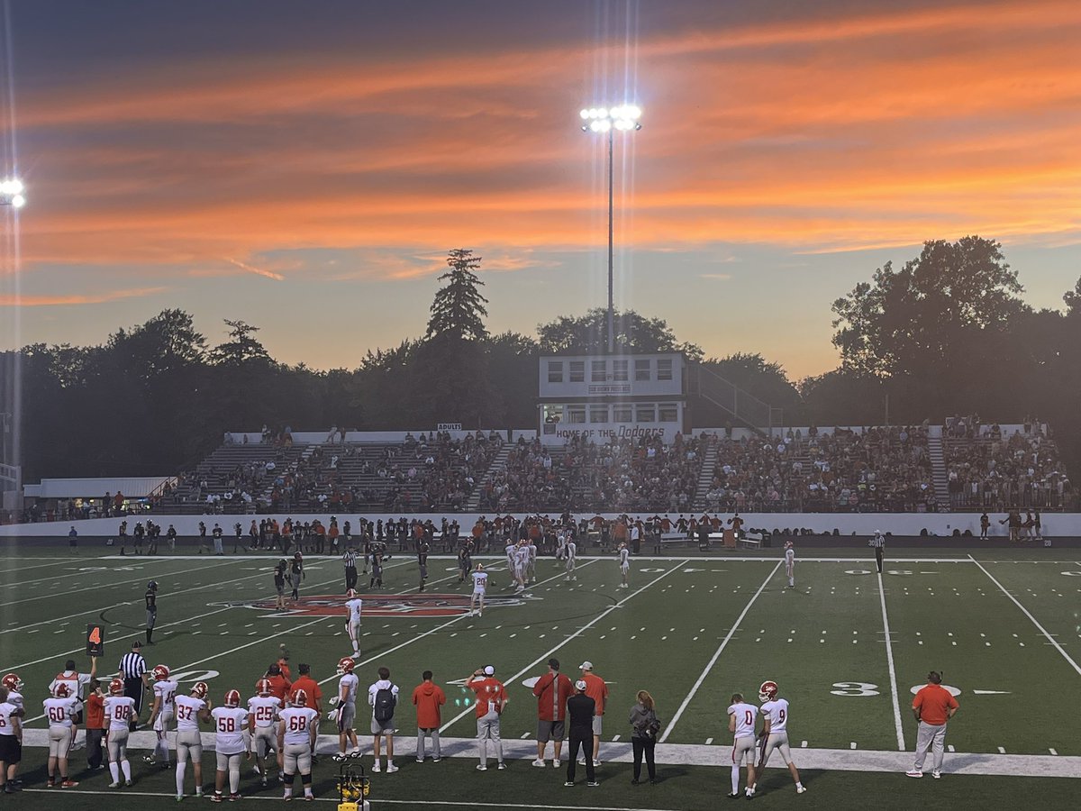 Beautiful night for football at Dodger Stadium! 
Dodgers 7 Dallas Center Grimes 7