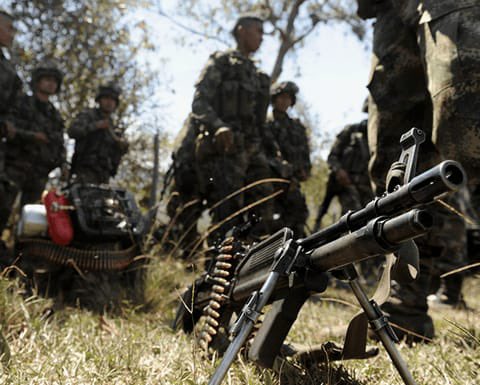 SuVersionY's tweet image. #Atención | Extraoficialmente se reporta una muerte en los enfrentamientos del jueves 12 de septiembre en el norte de #Casanare. Se trataría de un hombre del frente 28 de la FARC, pero NO es alias "Antonio Medina". 

#NoticiaEnDesarrollo