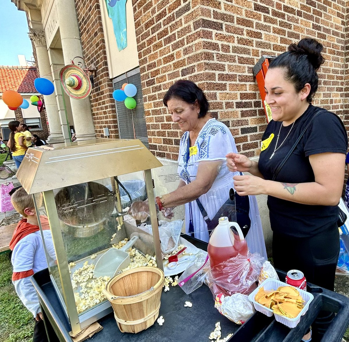 Oakhurst Elementary School (@oakhurstfwisd) on Twitter photo Oakhurst parents, students, and staff coming together to celebrate our first PTO event of the year! <a href="/todd_koppes/">Todd Koppes</a> <a href="/gracie_guerrero/">Dr. Gracie Guerrero</a> <a href="/claudia_jacobo1/">Claudia B Jacobo, M.Ed.</a> Oakhurst parents, students, and staff coming together to celebrate our first PTO event of the year! <a href="/todd_koppes/">Todd Koppes</a> <a href="/gracie_guerrero/">Dr. Gracie Guerrero</a> <a href="/claudia_jacobo1/">Claudia B Jacobo, M.Ed.</a>