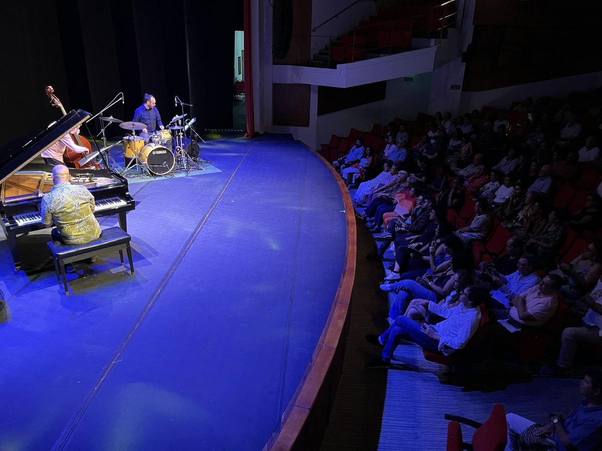 Eugene Uman Trío en el Teatro Cajamag “Pepe Vives Campo” de Santa Marta. Alianza <a href="/Banrepcultural/">Banrepcultural</a> y <a href="/cajamag/">CAJAMAG</a>.