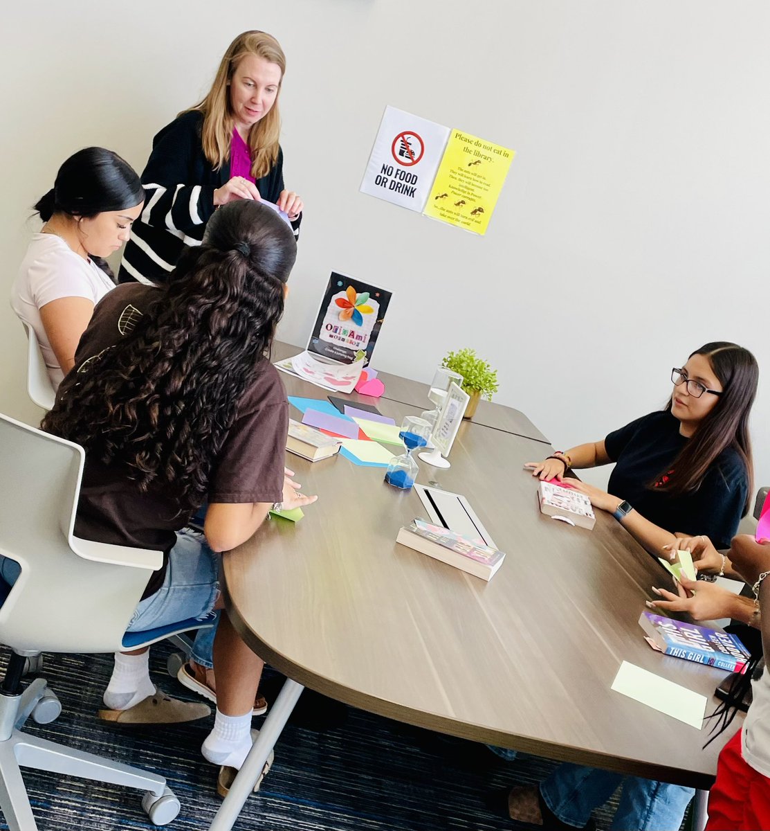 thegoodread's tweet image. It’s #nationallibrarycardsignupmonth! I love helping my students, like this one here, sign up for @northchannellibrary cards and use the @LibbyApp - also #origami, sharing a busy box, and sharing a great #book! @KingHSPanthers