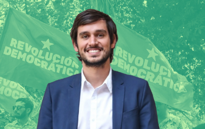 SebastianRochaZ's tweet photo. 🔶Dos maneras para ganar 11 palos mensuales en Chile.  💵

1⃣ Tener 2 Doctorados en Harvard y 3  Doctorados en el Instituto Tecnológico de Massachusetts, experto en ciencias, experto en economía, experto en biología y 30 años de experiencia laboral.

2⃣Ser amigo de Gabriel Boric. https://t.co/Mq4MVsdxnF