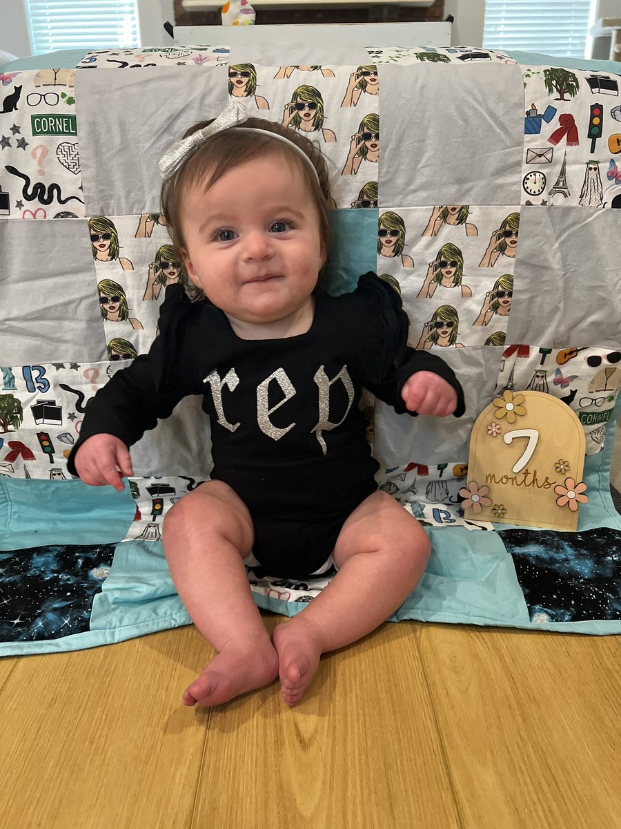 jilly2789's tweet photo. @taylornation13 My #SwiftieGoodLuckCharm  🫶@taylornation13 https://t.co/3qvYGIwecE
