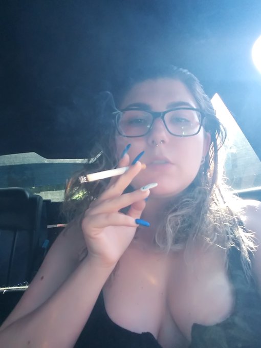 Mommydarkness3427’s pics and videos