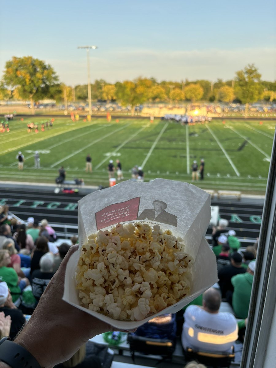Shout out to Litchfield FCCLA on this fabulous bag of popcorn! Fourth bag of the day for me today! This one is right up there with the rest coming in at 8.5! #GoLitch