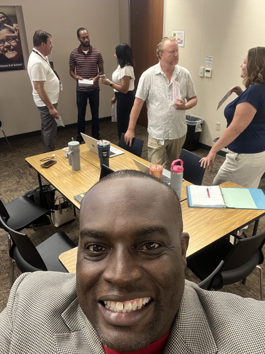 Celebrating the <a href="/sdschools/">San Diego Unified</a> #NISL leaders bringing powerful learning to life. 

We are excited for an amazing year of learning ahead! 📚

📸 <a href="/MichaelBobo74/">Michael Bobo</a>