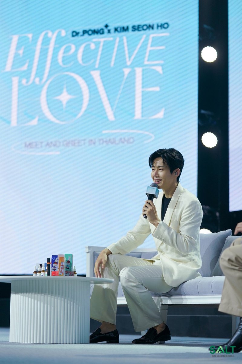 2013_SALT's tweet photo. Dr.PONG X Kim Seon Ho
"Effective Love"
Meet &amp; Greet in Thailand
현장 사진 공개💙
-
#김선호 #Kimseonho
#drpong #drpongofficial
#EffectiveLovexKSH #DrPONGxKimSeonHo https://t.co/4Q9RDbaBKB