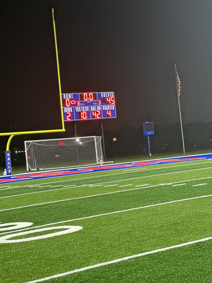 Central tops Overton. Warriors improve to 3-1. <a href="/johnvarlas/">John Varlas</a>