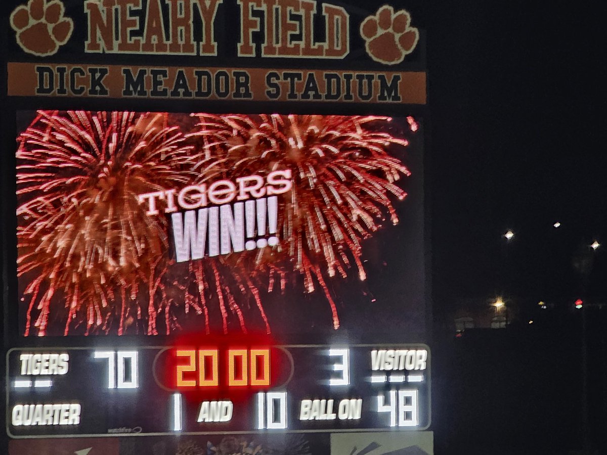 sgiesting's tweet photo. Final from the pit! @_STDUB @eagle993 @RobMoorhead01 @Tom_Snape @JohnRHarrell https://t.co/PhkwwEL6ZB