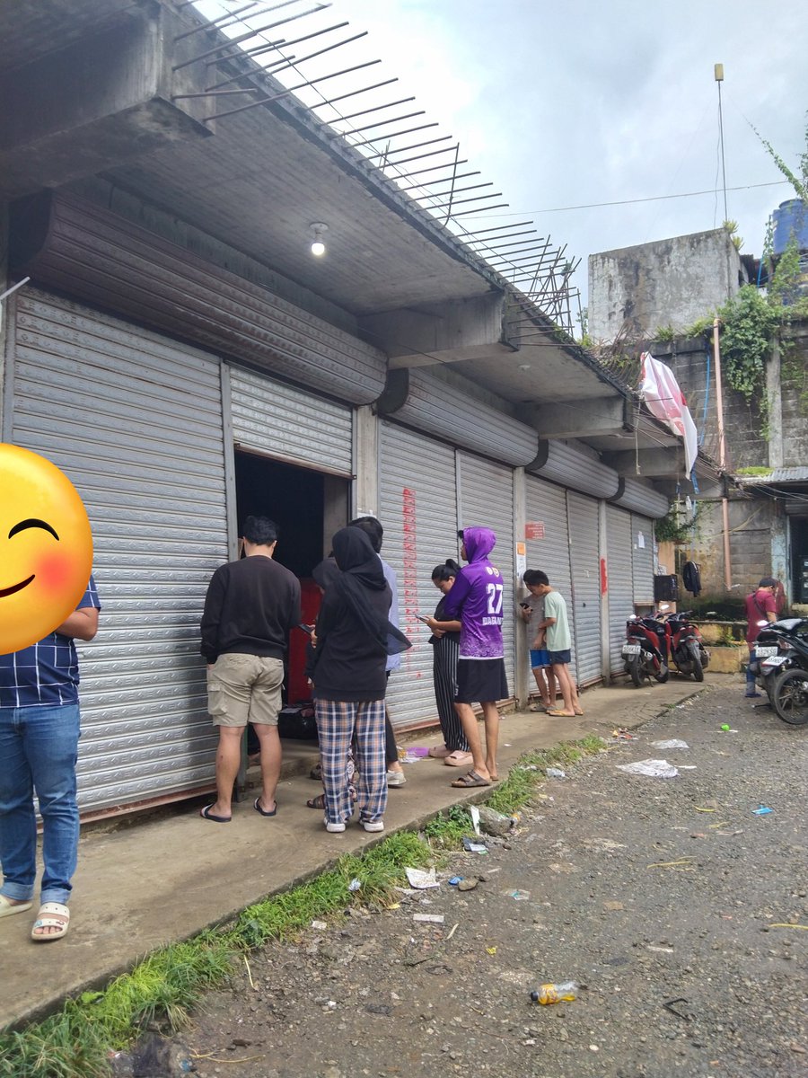 andito me sa j&amp;t branch sa campus kanina pang mga 8 🥹 hintayin ko until 1. if wala talaga, punta na ako dun sa branch outside the campus ^——^