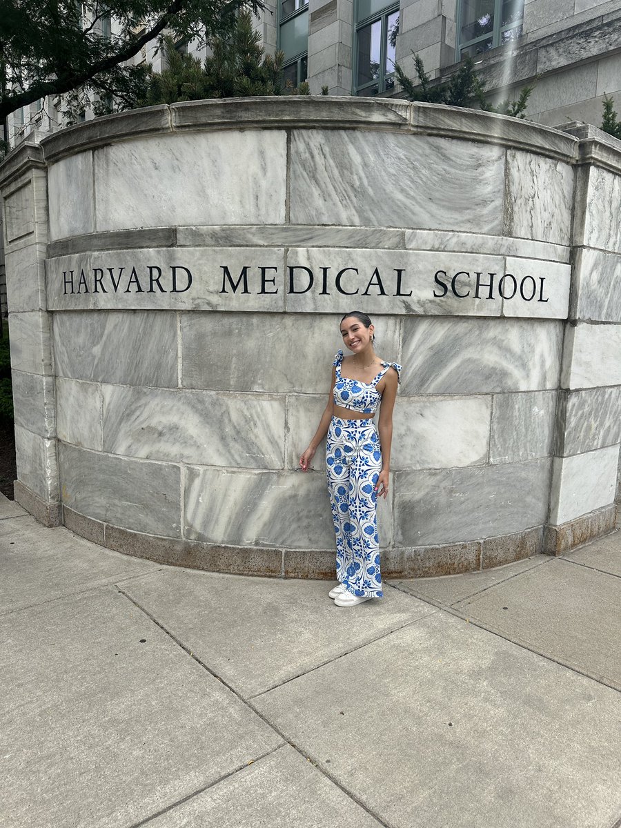 María Vázquez-Machado tweet media