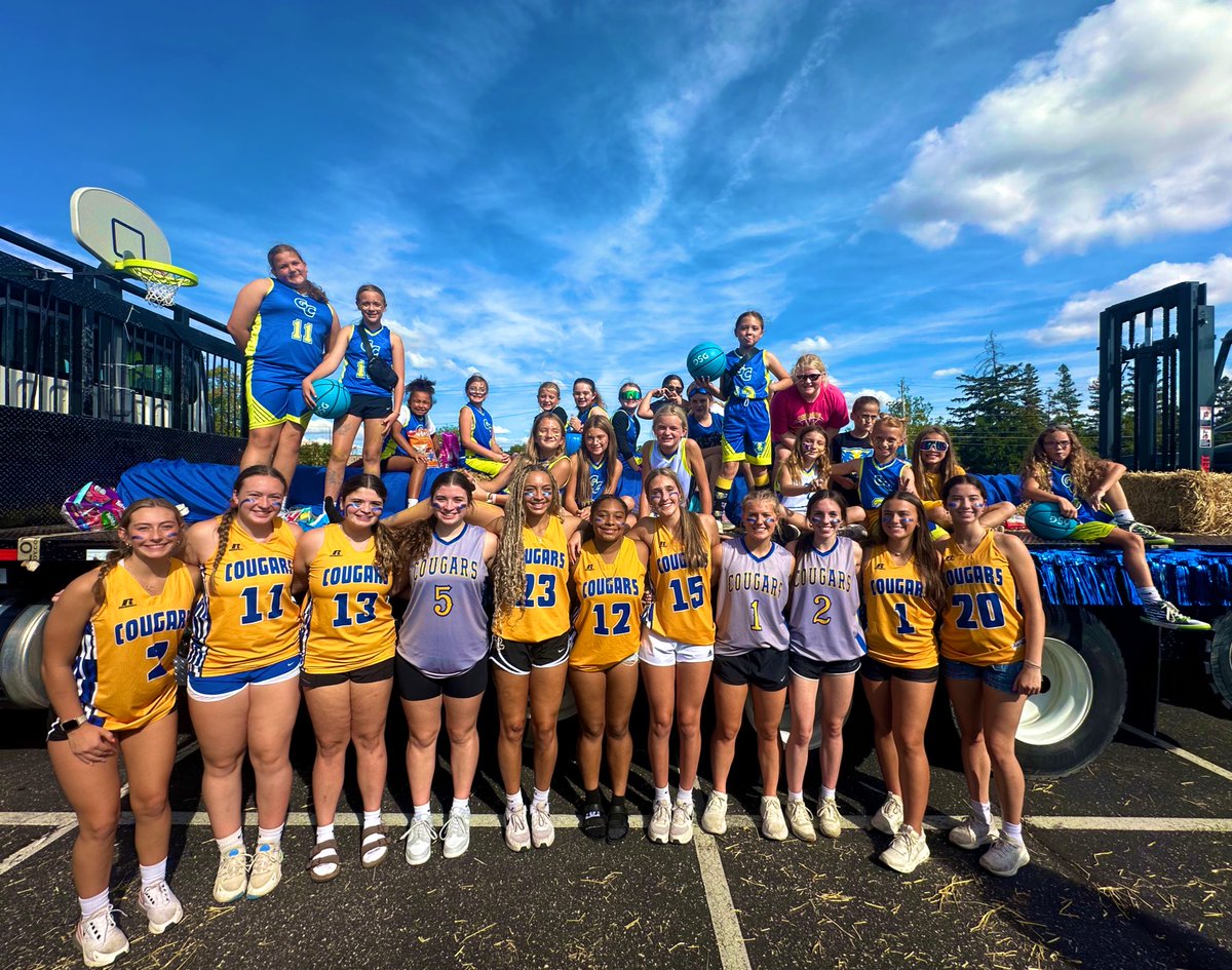All of our Lady Cougars together before the parade today! #playgcbball <a href="/gcgirlshoops1/">gcgirlshoops</a>