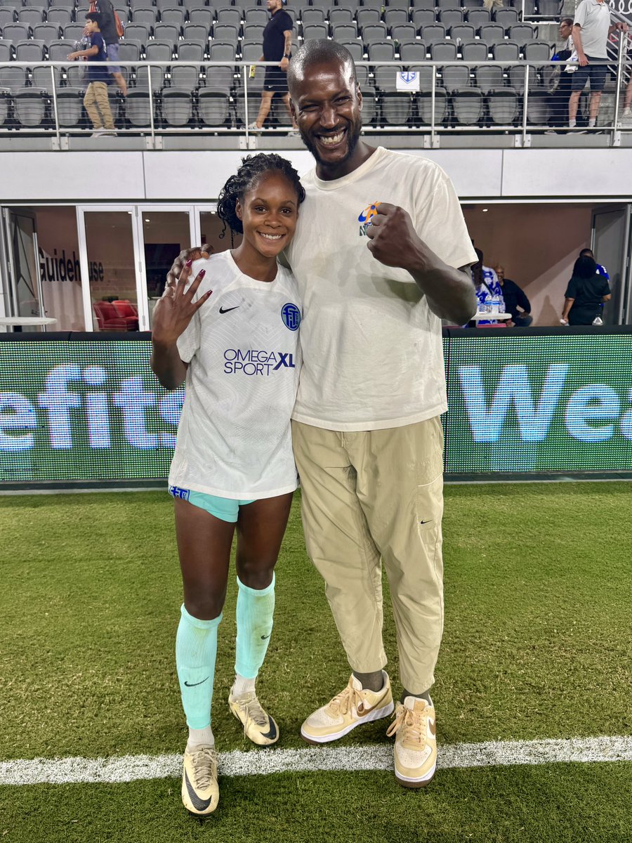 Showin’ love to the fam! 🫶 

Former <a href="/USMNT/">U.S. Soccer Men's National Team</a> ‘keeper <a href="/BillHamid28/">Bill Hamid</a> supporting his sister <a href="/jasminehamidd/">Jasmine Hamid</a> 🙌